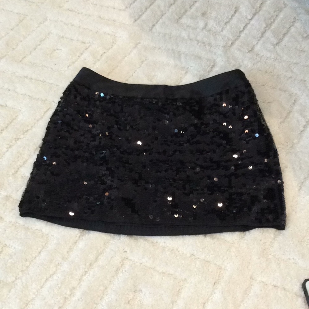 2/$10 ITEM 🚨 Express mini sequin black skirt, 4